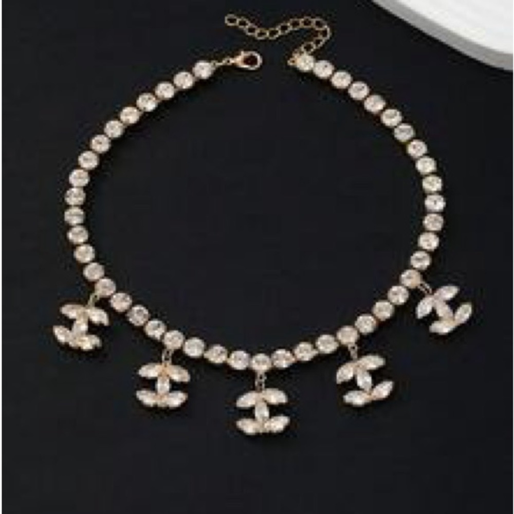 Elegant Silver Necklace with Crystal Accents STUNNING 😍 Brand New❣️ - Picture 3 of 5